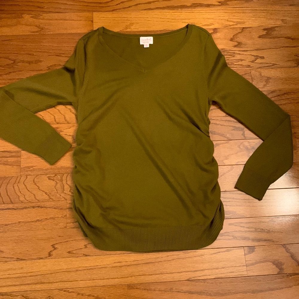 Isabel Maternity by Ingrid and Isabel size medium olive green long sleeve top